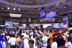 Triển lãm Ô tô Việt Nam 2017 đã trưng bày hơn 80 mẫu xe mới, thu hút 150.000 khách tham quan