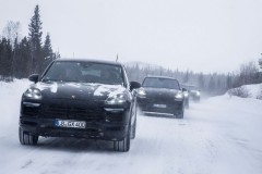 [VIDEO] Porsche Cayenne 2018 đã trải qua những thử thách cực độ như thế nào?