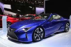 [VMS 2017] Lexus LC 500h 2017 hai cửa "theo chân" LS 500h trình diện khách hàng Việt
