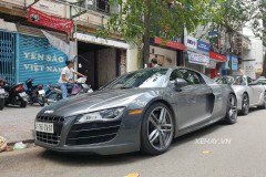 Bắt gặp Audi R8 V10 đời 2012 "tắm nắng" trên phố Sài Gòn