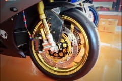 BMW S1000RR độ nhẹ nhàng cá tính cùng đồ chơi hàng hiệu