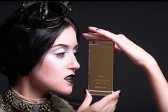 Cận cảnh iPhone X phiên bản đặc biệt cho giới siêu giàu, giá hơn 1,5 tỷ đồng