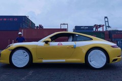 Cận cảnh Porsche 911 GTS 2017 giá 8,5 tỷ đầu tiên về Việt Nam