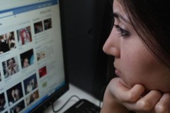 Lượng người dùng hàng ngày của Facebook sụt giảm trong tháng vừa rồi, 67% dân số thế giới đang sử dụng điện thoại di động