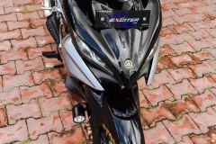 Exciter 135 độ đầy cứng cáp với tông đen bạc lịch lãm