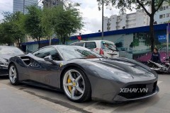Ferrari 488 GTB màu xám của Cường Đô La xuống phố ngày lễ 2/9
