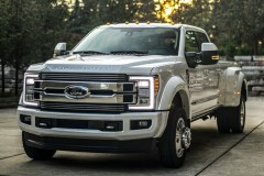 Ford F-450 - Bán tải sang trọng đắt gấp đôi Mercedes X-Class