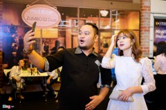 Giới trẻ hào hứng trải nghiệm bộ đôi smartphone Việt mới