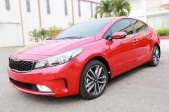 Kia Cerato tại Việt Nam được bổ sung tính năng sạc điện thoại không dây