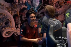 LMHT: Cộng đồng thế giới phát cuồng đề nghị tách Việt Nam ra thành khu vực riêng