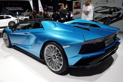 Mê mẩn với ảnh thực tế siêu xe Lamborghini Aventador S Roadster
