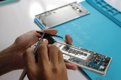 Mổ bụng Galaxy Note 8 đầu tiên tại Việt Nam: Cấu trúc linh kiện dạng module...