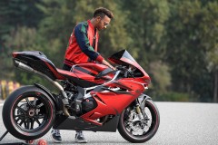 MV Agusta giới thiệu siêu mô tô F4 LH44 cực hiếm cùng Lewis Hamilton