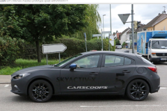 Nguyên mẫu Mazda3 mới được bắt gặp thử nghiệm với đơn vị Skyactiv-X hoàn toàn mới