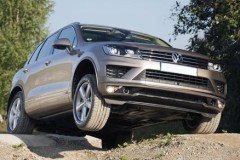 Nguyên tắc an toàn lái xe đường đồi núi trơn trượt