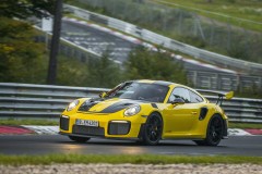 Porsche 911 GT2 RS 2018 suýt phá kỉ lục trường đua Nurburgring