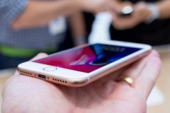 Apple đang sửa lỗi tiếng ồn khó chịu khi gọi điện trên iPhone 8, iPhone 8 Plus