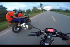 [Clip] Màn rượt đuổi Raider R15 Fi - R15 2017 và cái kết