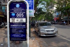 Dịch vụ trông giữ xe iParking: Vì sao khách hàng phải trả tiền mặt?