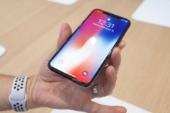 Ra mắt iPhone X, Apple tự làm khó chính mình?