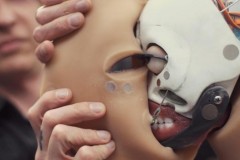 Hãy cẩn trọng! Robot tình dục có thể bị hacker chiếm quyền điều khiển và... giết bạn!