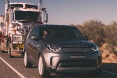[Video] Land Rover Discovery thể hiện sức mạnh bằng màn kéo đoàn xe nặng 121 tấn