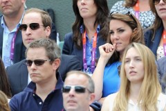 Vì sao nhiều người thích cắn móng tay?