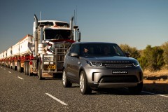 Video Land Rover Discovery 2017 kéo khối hàng nặng 120 tấn