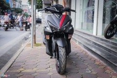 Yamaha NVX 155 bản đặc biệt thay giảm xóc, phối màu mới