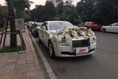 Cặp đôi xe siêu sang Rolls-Royce và dàn xe sang rước dâu trong đám cưới của đại gia Hà Thành