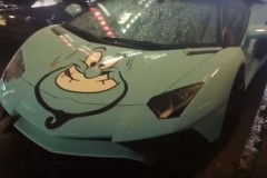 Dàn siêu xe Lamborghini hóa trang Halloween vui nhộn gây xôn xao trên đường phố