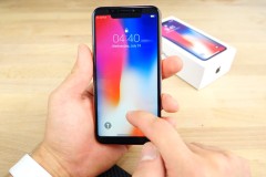 Đập hộp iPhone X phiên bản 140 USD: Có nhận diện Face ID, màn hình khuyết và sạc không dây