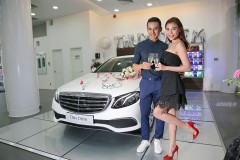 Diễm viên Thúy Diễm tậu Mercedes E200 2017 giá 2,1 tỷ đồng