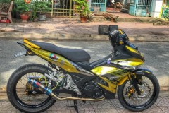 Exciter 150 độ ấn tượng với dàn tem Chrome đầy thương gia