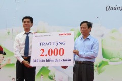 Honda Việt Nam tặng MBH cho học sinh Quảng Bình