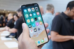 iPhone X chính hãng sẽ không có hàng trong năm 2017, nhà bán lẻ nói gì?