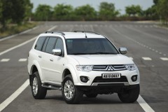 Mitsubishi Pajero Sport lắp ráp trong nước giá rẻ “giật mình”
