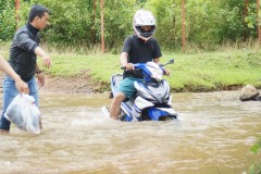 Một số cách để giữ cơ thể tỉnh táo trong các chuyến chạy xe đường dài