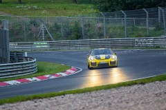 Porsche 911 GT2 RS - Ông hoàng tốc độ của dòng xe 911