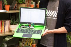 Raspberry Pi: Chiếc laptop độc đáo hay món đồ chơi?Ai mua?