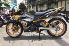 Exciter 150 độ hài hòa với phong cách tem Chrome hiện đại