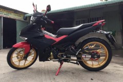 Yamaha Exciter 150 độ kiểng nhiều đồ chơi hàng hiệu trên nền đen mờ siêu ngầu