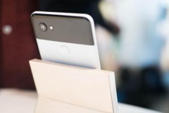 Google Pixel 2 XL màu ‘gấu trúc’ cháy hàng