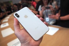 Lại có thêm video iPhone X xuất hiện thực tế trên tay người dùng