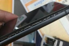 Thêm một trường hợp pin iPhone 8 bị phồng khiến màn hình tách ra khỏi thân máy