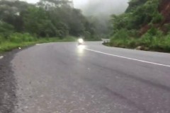 Z1000 ôm cua lọt đèo Bảo Lộc