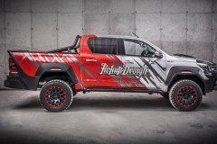 Toyota Hilux sang trọng và đẳng cấp nhờ "cú chạm" của Carlex
