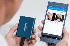 Trên tay Samsung SSD T5: thiết kế nhôm nguyên khối, rất gọn nhẹ, có thêm cáp 2 đầu USB-C