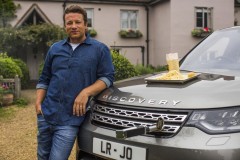 [VIDEO] Căn bếp Land Rover Discovery độc nhất tiếp tục khoe tài cùng Jamie Oliver