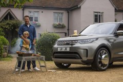 [VIDEO] Khám phá căn bếp di động Land Rover Discovery của Jamie Oliver
